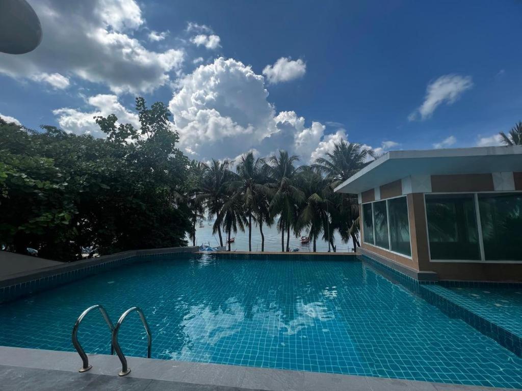 Nana Chat Bangsaen Hotel Si Racha Exterior foto